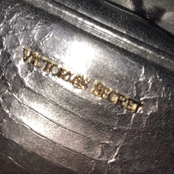 Victoria’s Secret crossbody purse - Picture 3 of 4